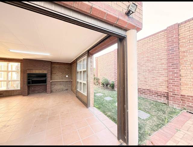 4 BEDROOM TOWNHOUSE FOR SALE IN AVIARY HILL